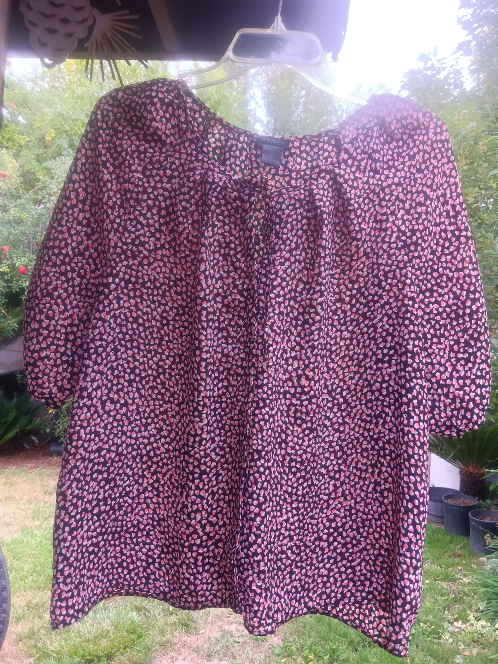 Ann Taylor Factory Black Top with Coral Pink Spot Print Xl